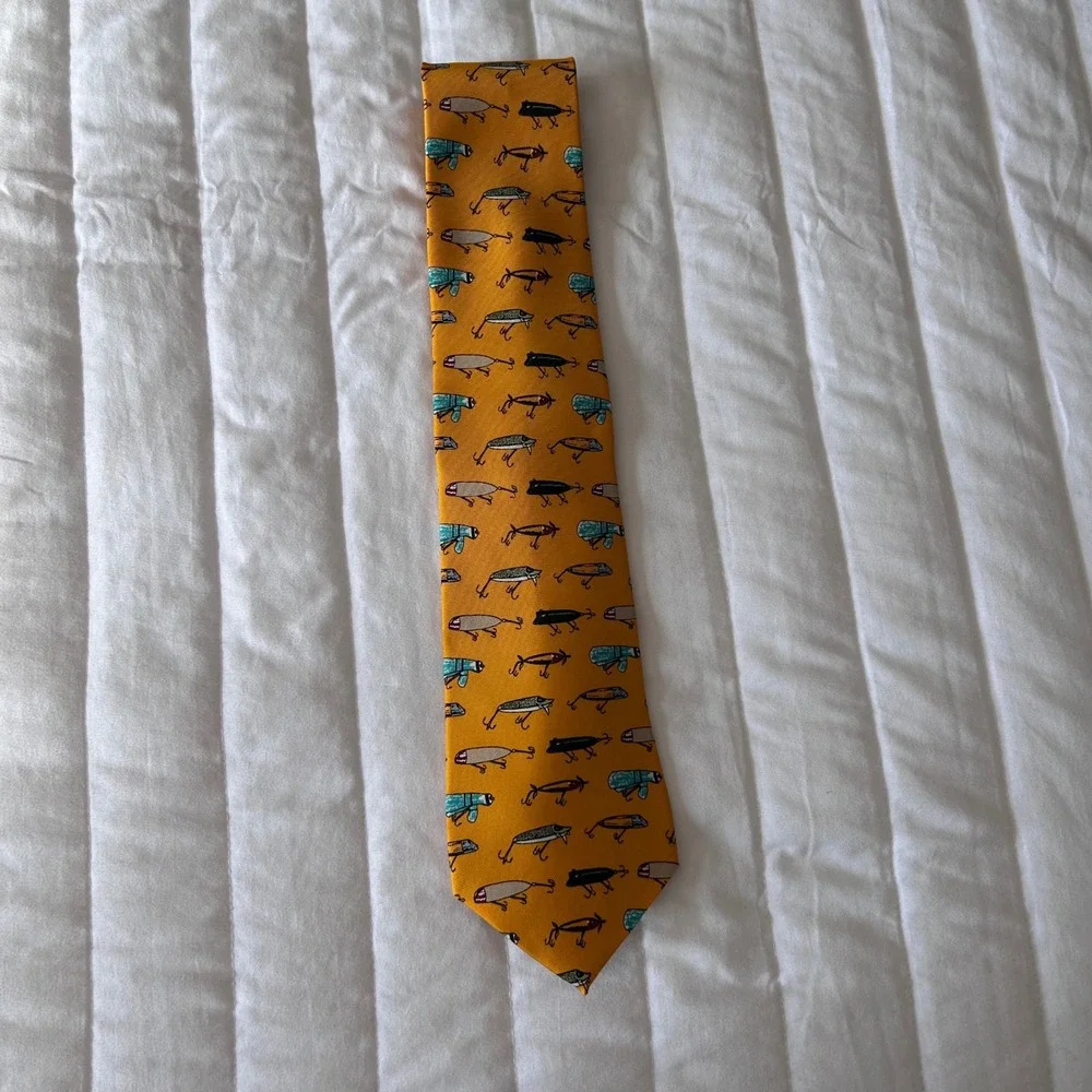 Old Navy Mens Silk Tie Mustard Yellow Fishing Lure Novelty Pattern USA Made‎